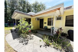 10 Ne 50th Ter, Miami