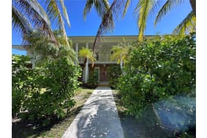 100 Sunrise Dr 22, Key Biscayne