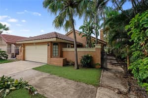 3887 Nw 7th Pl, Deerfield Beach