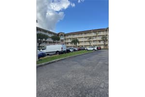6940 Nw 179th St 405-7, Hialeah