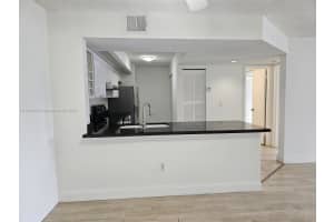 18830 Nw 57th Ave 203, Hialeah