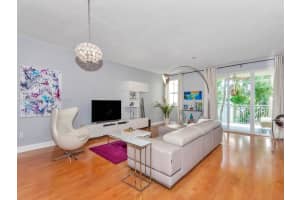 7542 Sw 102nd St 209, Pinecrest