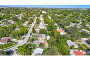 921 Nw 14th St, Fort Lauderdale