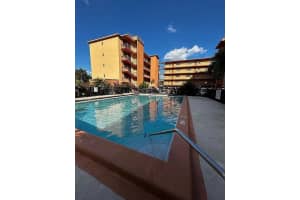 1800 W 54th St 105, Hialeah