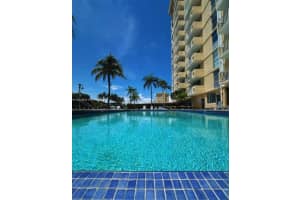 2350 Ne 135th St 202, North Miami