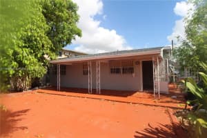 965 W 23rd St, Hialeah