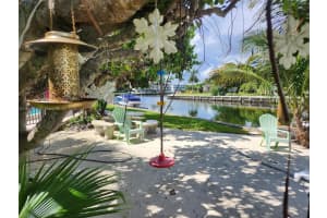 455 Golden Isles Dr 305, Hallandale Beach