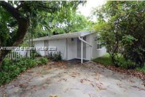 633 Mokena Dr 1, Miami Springs