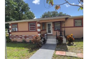 2490 Nw 97th St A, Miami