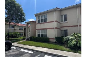 3310 N Pinewalk Dr N 1814, Margate
