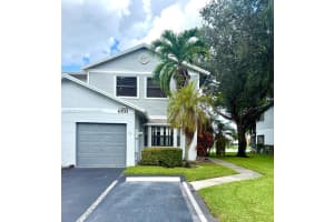 650 Nw 106th Ter, Pembroke Pines