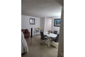 17911 Nw 68th Ave M201, Hialeah