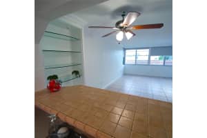 8000 Harding Ave 3b, Miami Beach