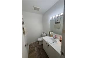 17901 Nw 68th Ave Q205, Hialeah