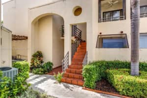 3558 Magellan Cir 132, Aventura