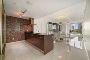 495 Brickell Ave 402, Miami