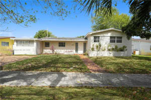 1081 Ne 179th St ., North Miami Beach
