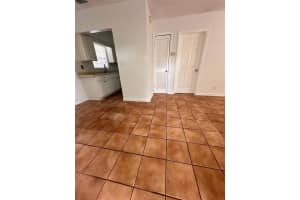 4090 Nw 31st Ter 2, Lauderdale Lakes