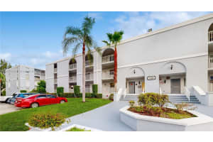 661 N University Dr 1-302, Pembroke Pines