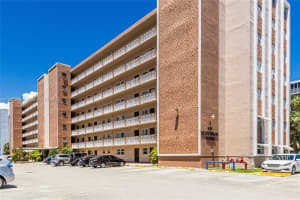 301 Ne 14th Ave 108, Hallandale Beach
