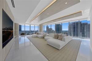 300 Biscayne Boulevard Way 2701, Miami