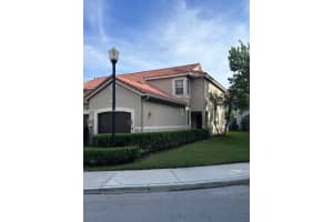 991 Sevilla Cir, Weston