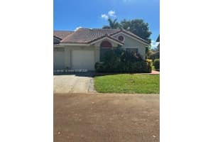 7340 Pinewalk Dr S 61-14, Margate