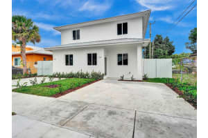 2631 E 7th Ave U, Hialeah
