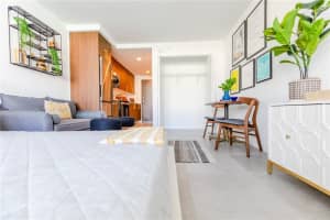 1950 W 49th St 117, Hialeah