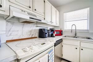 300 Layne Blvd 302, Hallandale Beach