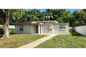 830 Ne 143rd St, North Miami