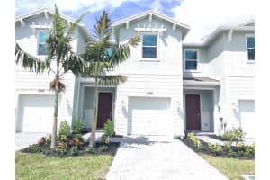 390 Se Crossoak Lane, Port Saint Lucie