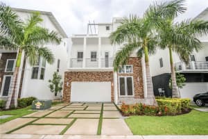 8241 Nw 34th Dr, Doral