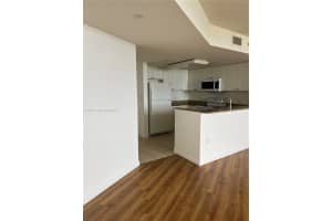 19501 W Country Club Dr 1411, Aventura