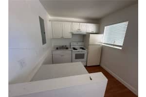 300 Sw 4th Ct 3, Fort Lauderdale