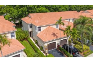 1081 Sorrento Dr 1081, Weston