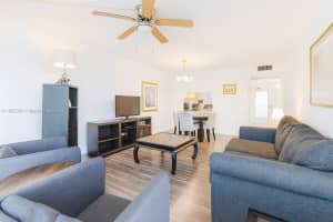 9330 Lagoon Pl 206, Davie