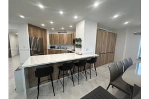 19500 Turnberry Way 12a, Aventura