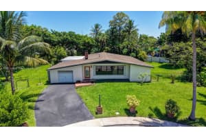 5240 Redwood Ct, Plantation