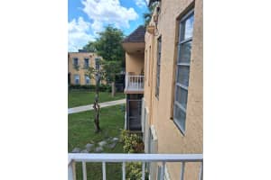 13700 Sw 62nd St 244, Miami