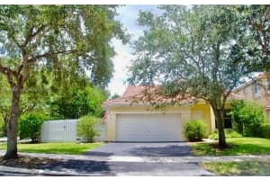 727 Sand Creek Cir, Weston