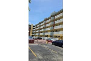 7900 Tatum Waterway Dr 106, Miami Beach