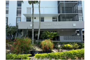 2500 Ne 135th St B805, North Miami