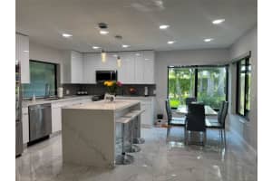 331 Patio Village Ter, Weston