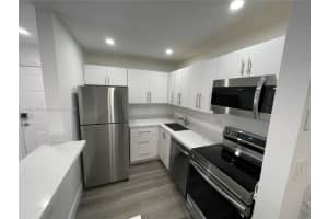 7012 Nw 179th St 210, Hialeah