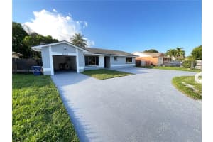 6101 Nw 199th St, Hialeah