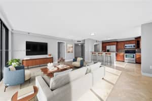 540 Brickell Key Dr 815, Miami