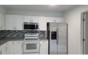 720 Sw 7th St 720, Hallandale Beach