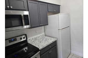 4121 Nw 30th Ter 4, Lauderdale Lakes