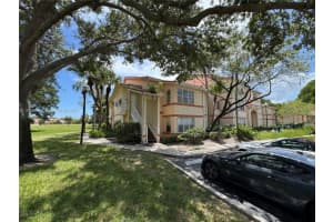 3460 N Pinewalk Dr N 321, Margate
